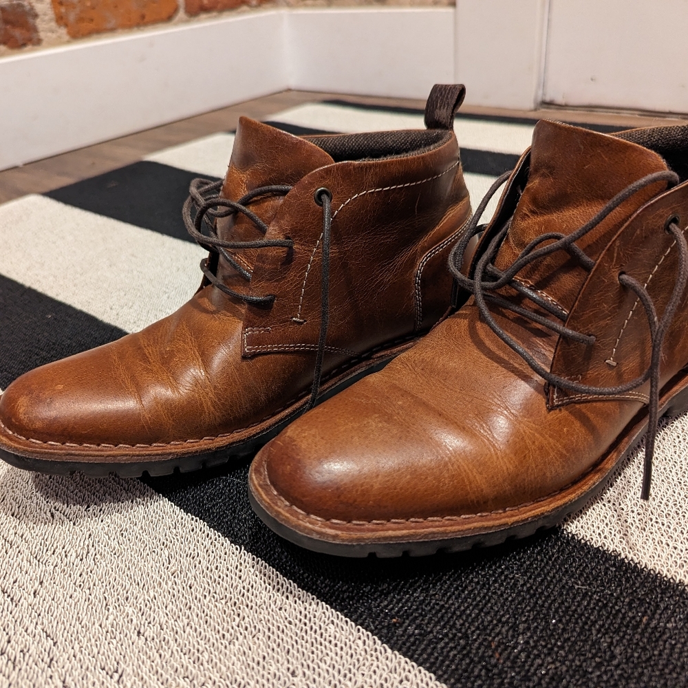 DSW Chukka Boots size US 9